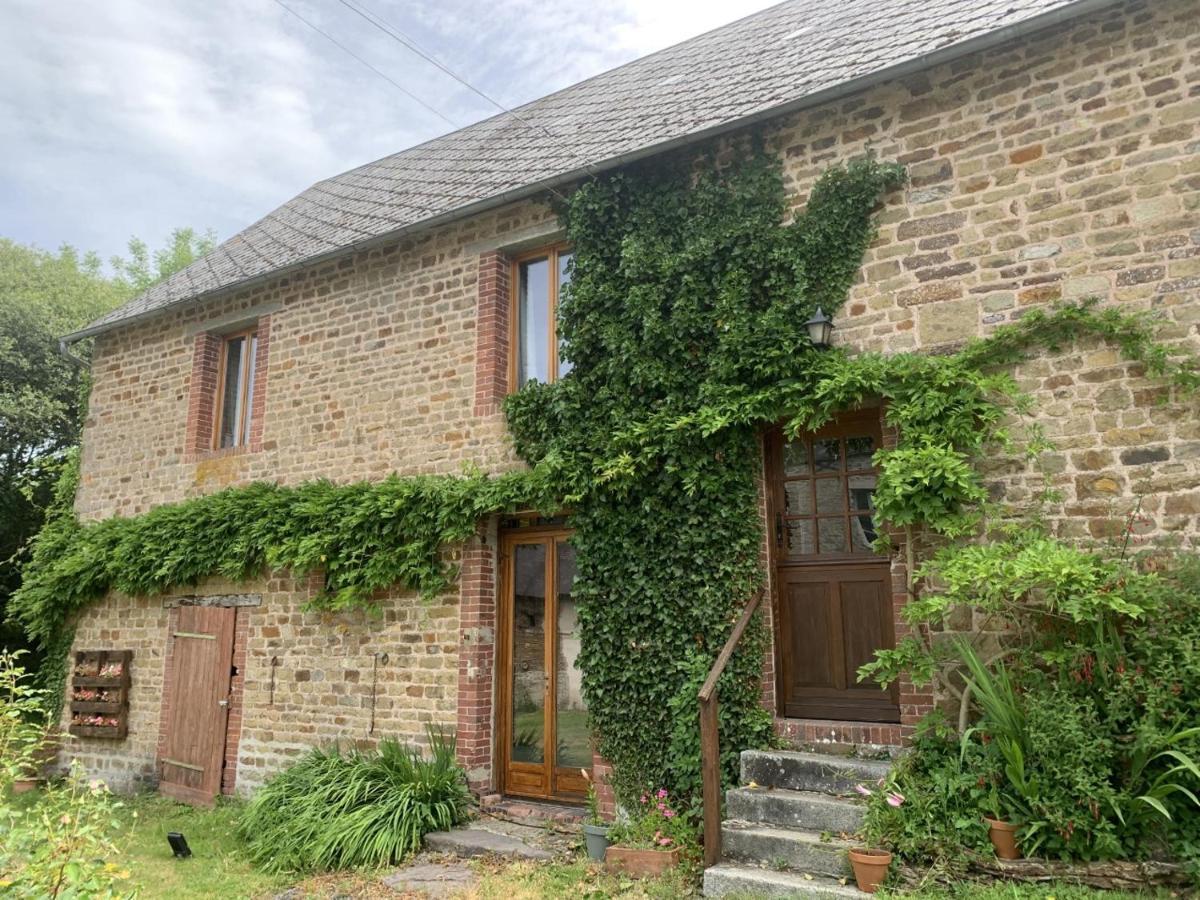 Les Rouges Terres Gites - La Vieille Grange Saint-Amand  Exterior photo